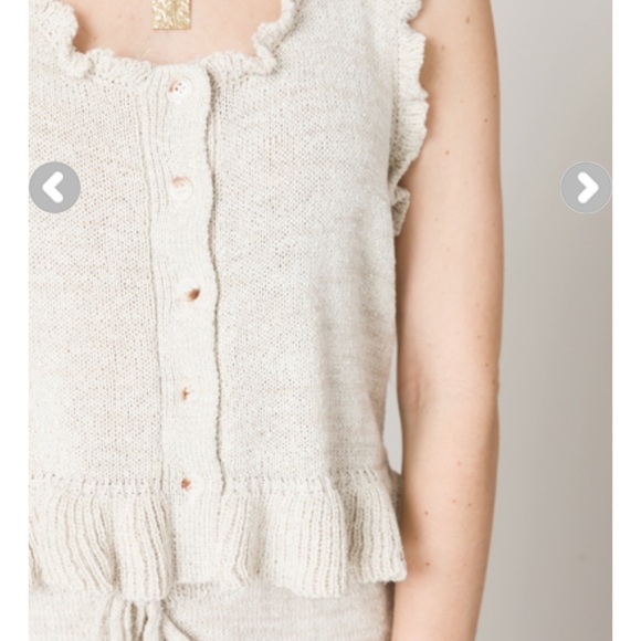 Oatmeal Ruffle Set - Picture 5 of 7